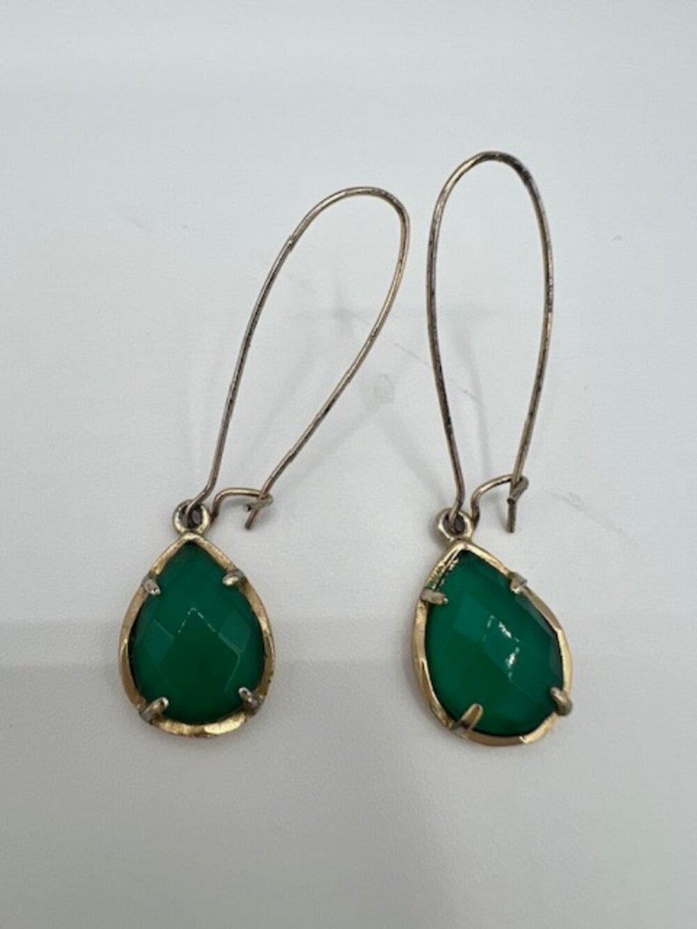 Kendra Scott Emerald Green Faceted Drop Earrings Gold Tone